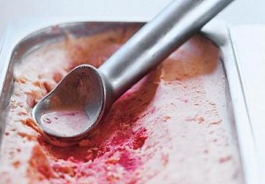 Zmrzlina s růžovým pepřem