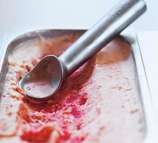 Zmrzlina s růžovým pepřem