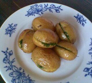 Rozpékané bylinkové brambory