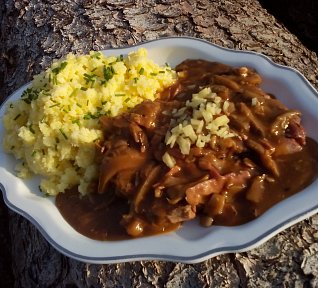 Slaninové vepřové plátky s hlívou