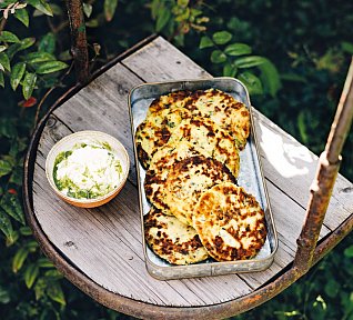 Bramborové placky s pestem z rukoly a petržele