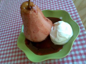 Opilá hruška - pošírovaná v kořeněném víně