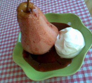 Opilá hruška - pošírovaná v kořeněném víně