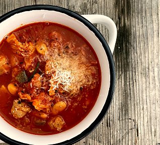 Fazolová polévka s klobáskou