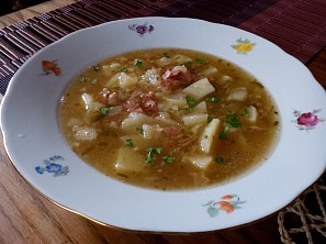 Česnečka s tvarůžky