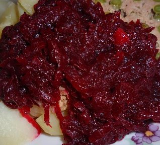 Dušená červená řepa / zelí z řepy