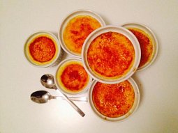 Crème brûlée s bobkovým listem
