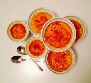 Crème brûlée s bobkovým listem