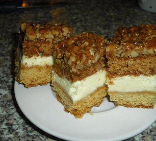 Medové-ořechové řezy