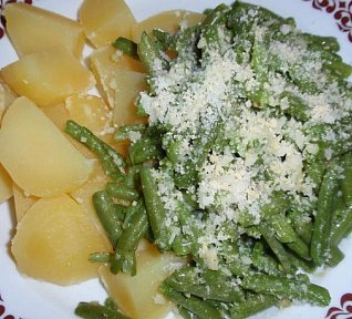 Česnekové fazolky s parmezánem