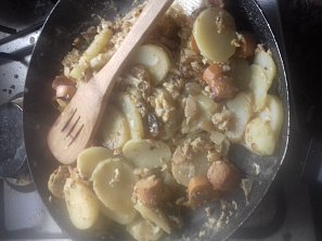 Brambory s vejci na slanině