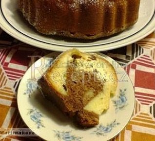 Bábovka s tvarohovou náplní