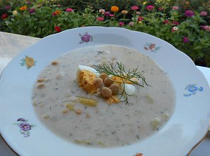 Bramborovo-cizrnová polévka s koprem Bramborovo-cizrnová polévka s koprem