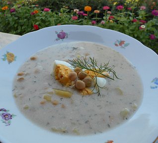 Bramborovo-cizrnová polévka s koprem