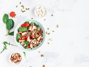 Rukolový salát s jahodami