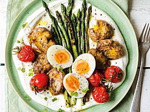 Grilovaný chřest s pečenými bramborami