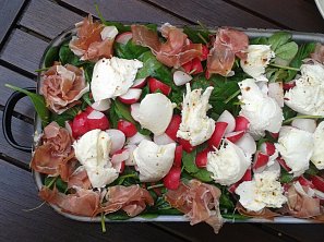 Špenátový salát s mozzarellou