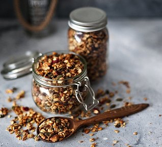 Granola s ořechy