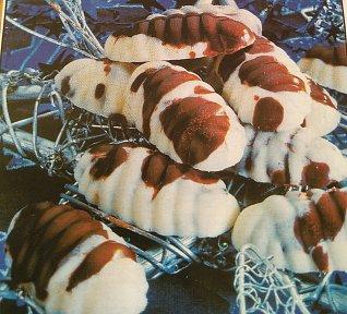 Dvoubarevná čokoláda do formiček Dvoubarevná čokoláda do formiček