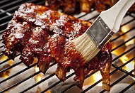 Vepřová žebra s domácí BBQ omáčkou