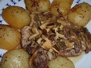 Houbová staročeská pečínka s bramborem Houbová staročeská pečínka s bramborem