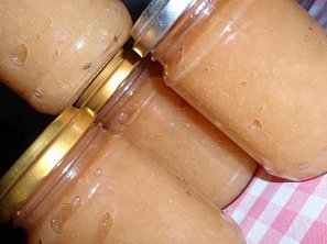 Jablečné nebo hruškové pyré (rozvar) - kořeněný