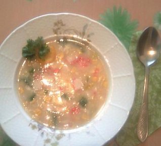 Zeleninová polévka s krabími tyčinkami