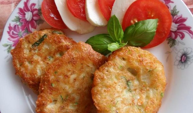 Cuketové placičky s mozzarellou (tofu)