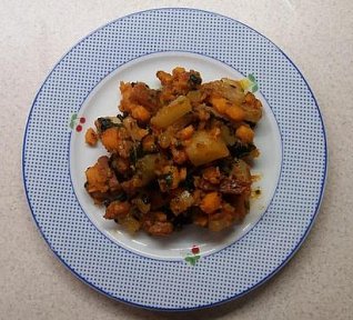 Salát z batátů, bílé ředkve a polníčku