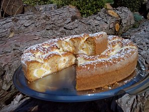 Šťavnatý koláč s jablečným tvarohem