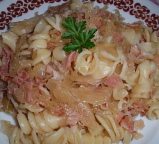 Jednoduchá schwarzwaldská šunka se zelím