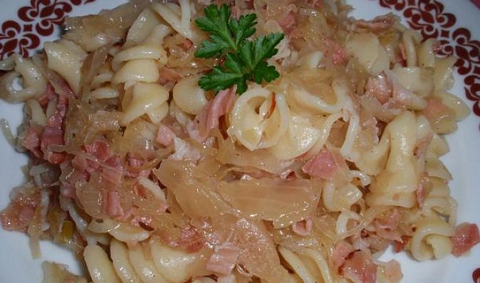 Jednoduchá schwarzwaldská šunka se zelím