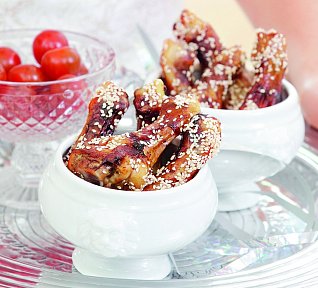 Kuřecí paličky v medu se sezamem