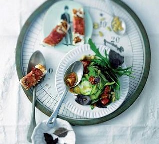 Letní salát s ovčím sýrem