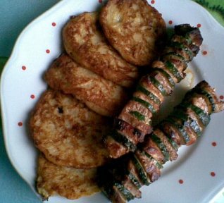 Cuketové špízy s masem