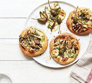 Mini pizzy s ančovičkami a cuketou