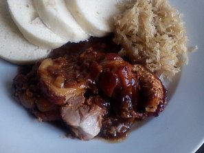 Vepřové koleno na černém pivě Vepřové koleno na černém pivě