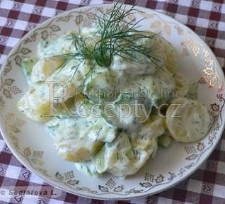 Bramborový salát s okurkou