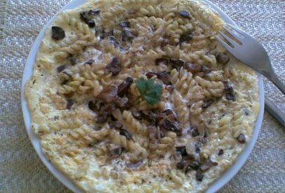 Těstovinovo-houbová omeleta