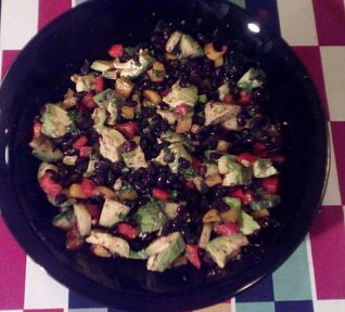 Salát z černých fazolí a avokáda