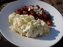 Bramborovo-ledový salát