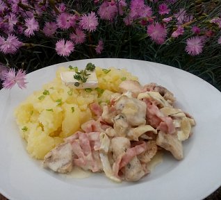 Kuřecí maso se šunkou a hermelínem