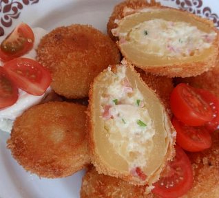 Plněné smažené brambory