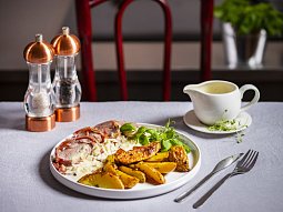 Vepřová panenka ve slaninovém kabátku