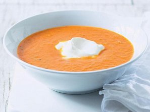 Rajčatová polévka & sýrové minisendviče