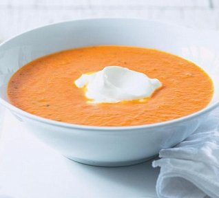 Rajčatová polévka & sýrové minisendviče