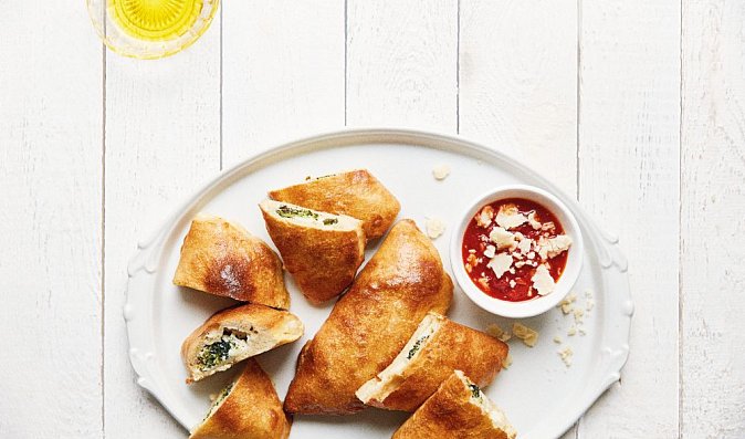 Plněná pizza calzone