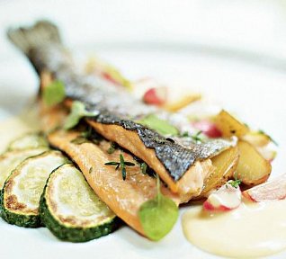 Pečený pstruh s holandskou omáčkou