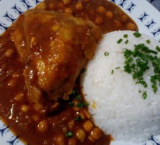 Dušené kuře (králík) s cizrnou