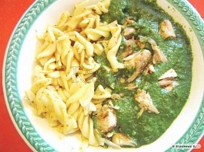 Kuřecí kostky se špenátem